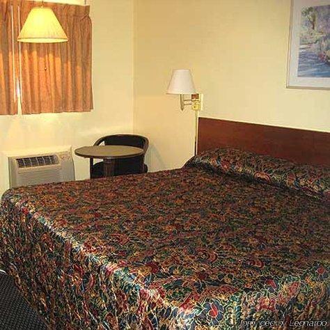 Guest House Motel Chanute Δωμάτιο φωτογραφία