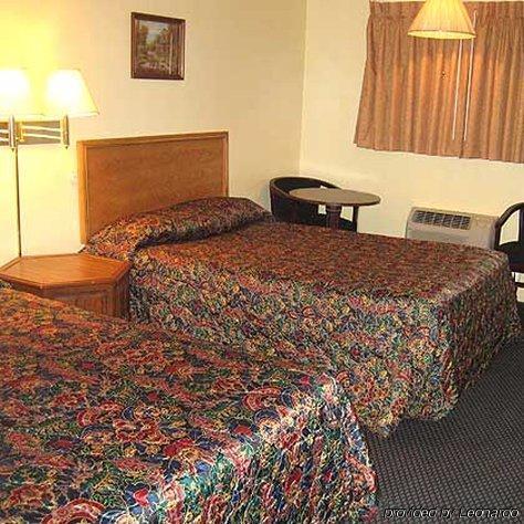 Guest House Motel Chanute Δωμάτιο φωτογραφία