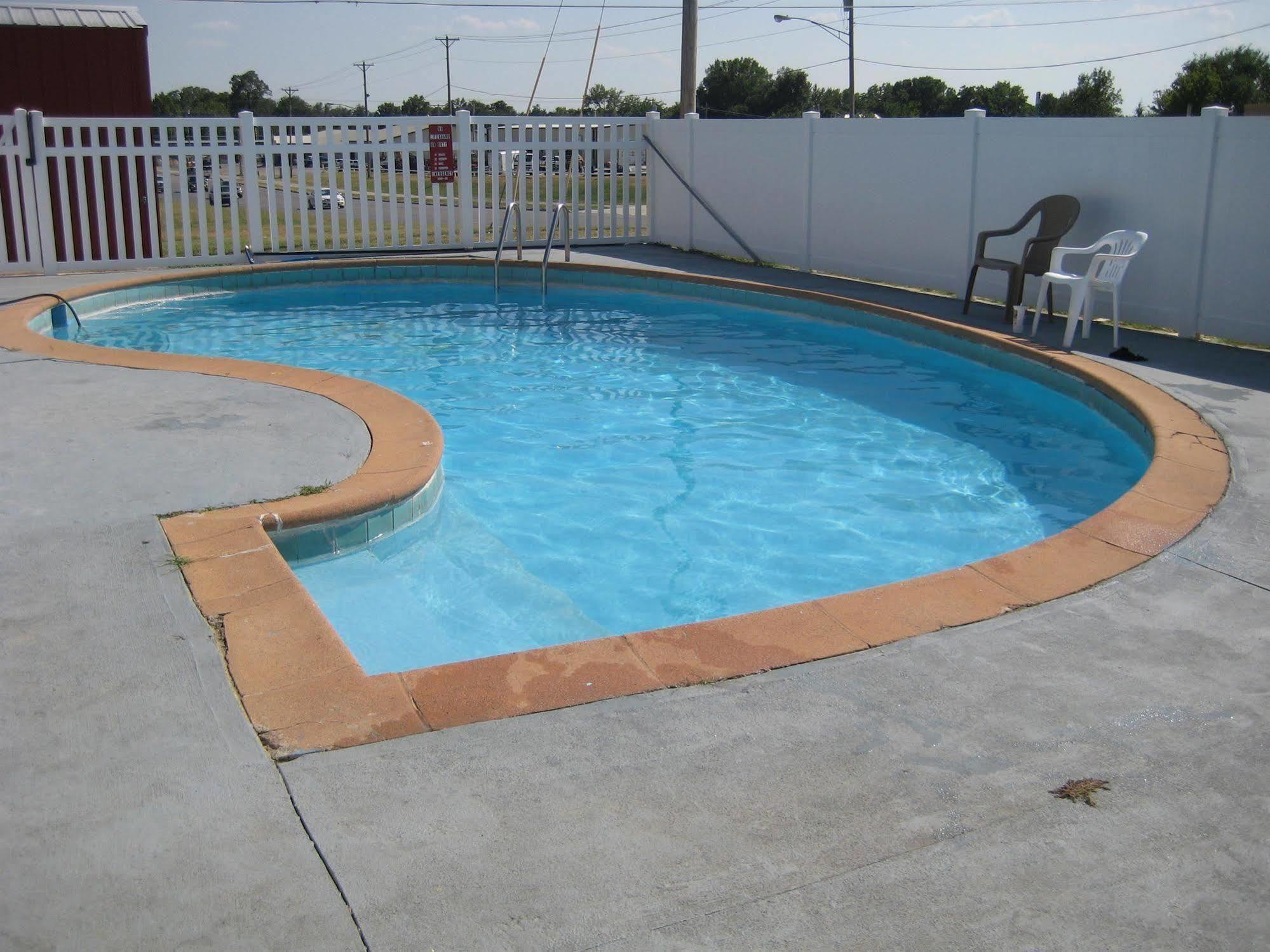 Guest House Motel Chanute Εξωτερικό φωτογραφία