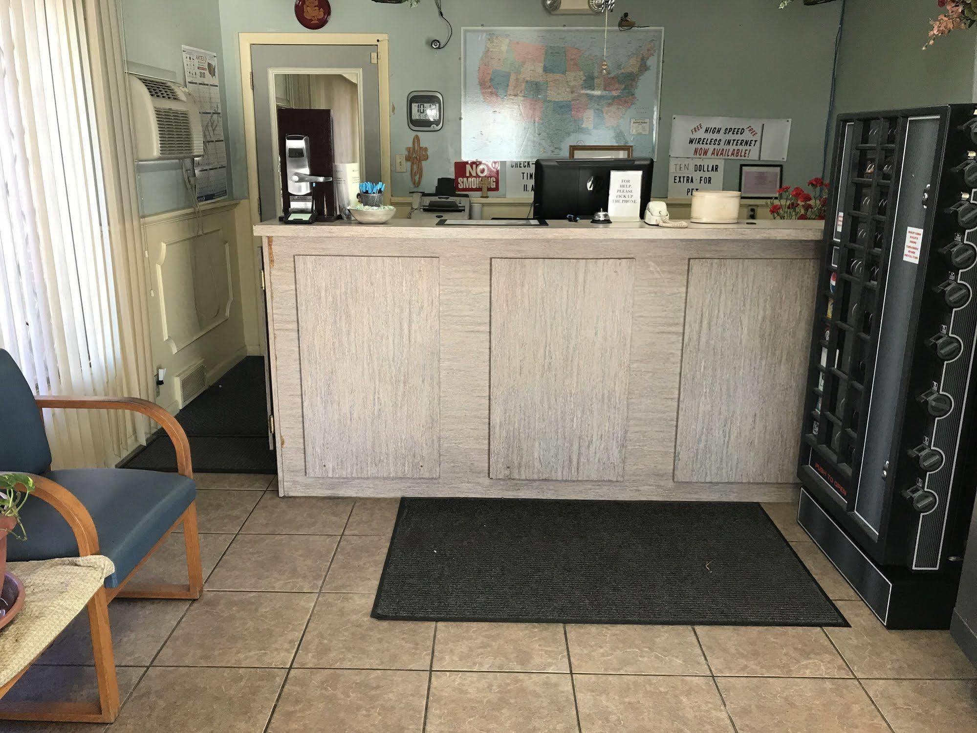 Guest House Motel Chanute Εξωτερικό φωτογραφία