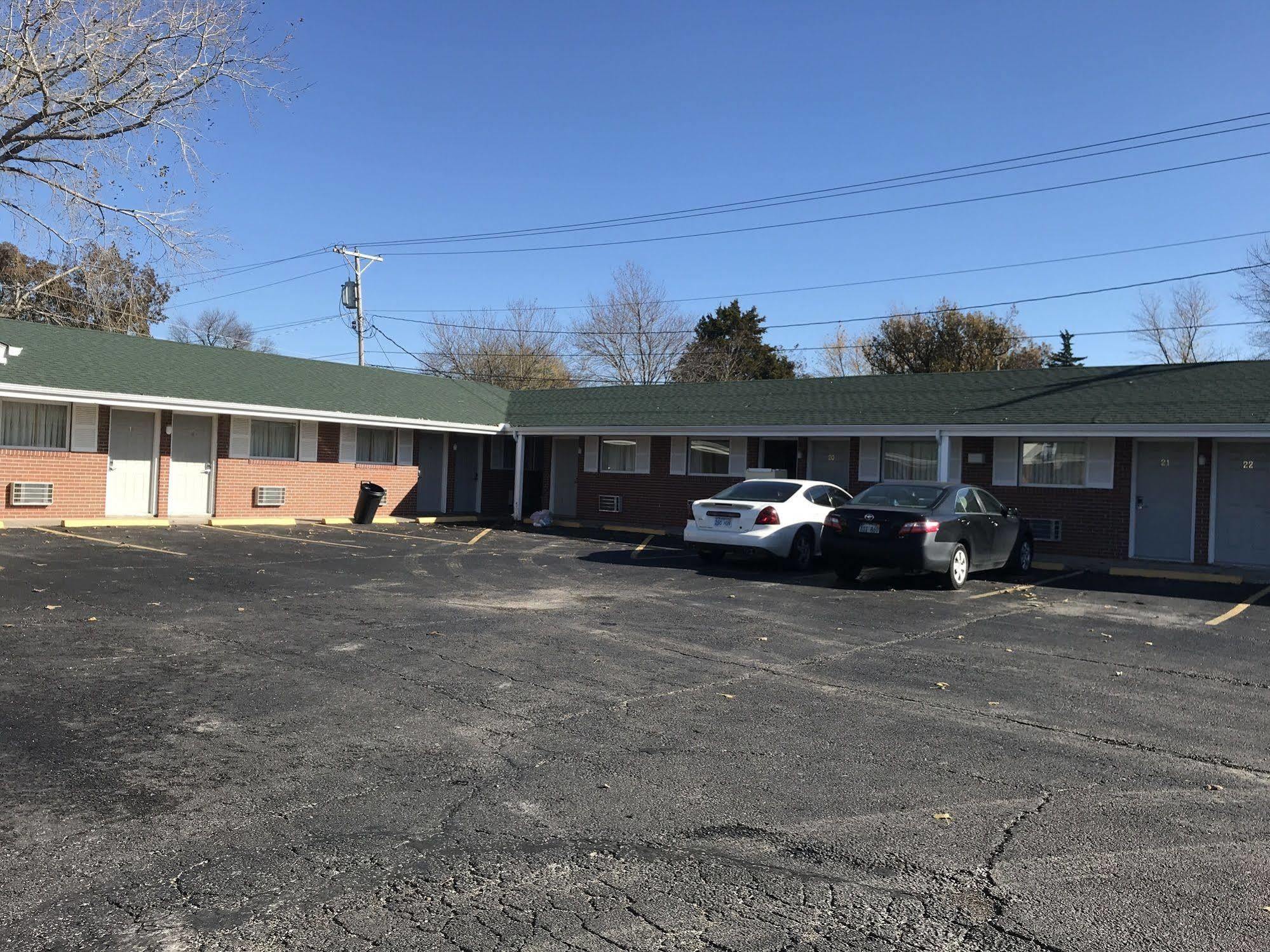 Guest House Motel Chanute Εξωτερικό φωτογραφία